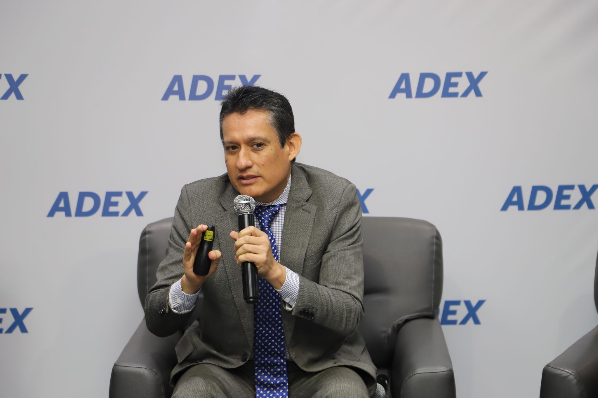 Vigilantium destaca la importancia de la ciberseguridad en la conferencia de ADEX sobre tendencias del consumidor global 2024